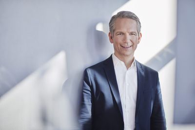 Siemens' CTO says AI can help address the U.S. manufacturing industry's big skills gap