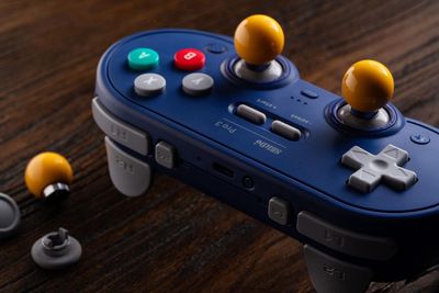 8BitDo debuts swappable buttons on the updated Pro 3 controller