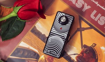 “Your new best bud for silent shredding!” The Easy Listening from EarthQuaker Devices is an analogue amp simulator mini pedal designed for headphone practice – and it can do amp-less recording too