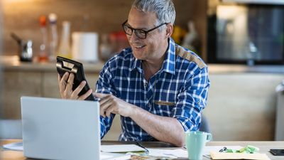 7 Signs You Should Retire Earlier Than You Think, According to Humphrey Yang