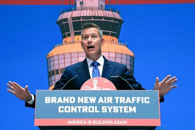 Security experts are ‘losing their minds’ over Trump’s latest plan to solve FAA staffing crisis