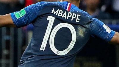 Five Best Young Players to Have Worn the No. 10 Shirt Early in Their Careers