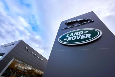 Jaguar Land Rover cutting up to 500 management jobs in UK