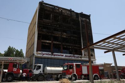 More than 60 people killed in Iraq after fire sweeps through mall
