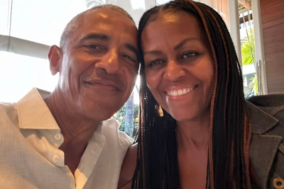 'She Took Me Back': Barack and Michelle Obama Joke About Divorce Rumours on Podcast with Her Brother