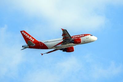 Two London Gatwick flights endure mid-air emergencies within a minute and are forced to land