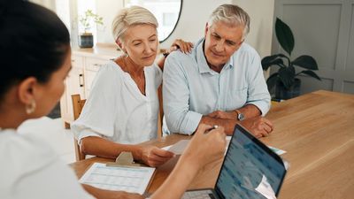 I’m a Retirement Expert: The Best $200 Retirees Can Spend To Get on Track