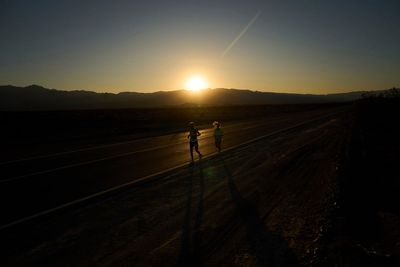The grueling 135-mile journey of a 66-year-old runner through one of the hottest places on Earth