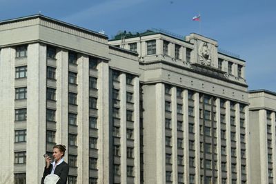 Russian Deputies Back Fines For Clicking On 'Extremist' Content
