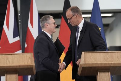 Starmer praises German plans to ‘strengthen’ laws to tackle small boats