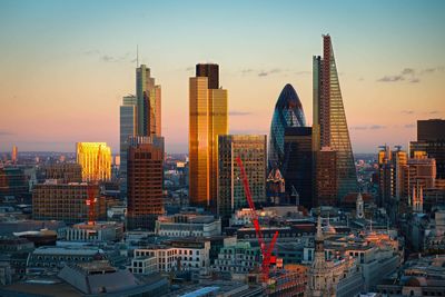 FTSE 100 closes up despite ‘harsh’ UK jobs data