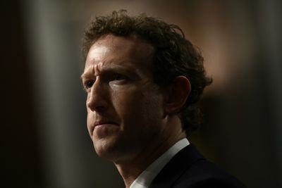 Zuckerberg Settles Lawsuit Over Cambridge Analytica Scandal