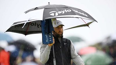 Scottie Scheffler Starts Solidly in the Unpredictable British Open Elements