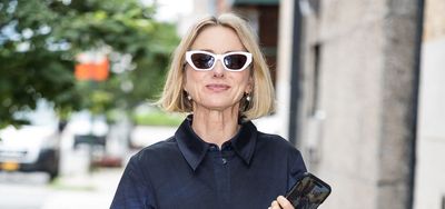 Naomi Watts' retro-inspired shirt dress is the perfect summer in the city outfit