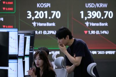 Asian shares mostly advance after Wall Street cruises to more records
