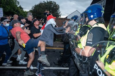 Protesters and police clash outside Essex hotel ‘housing asylum seekers’