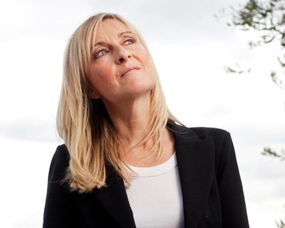 Remember When by Fiona Phillips review – an unsparing insight into early-onset Alzheimer’s