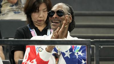 Snoop Dogg becomes Swansea City co-owner in rivalry with Wrexham