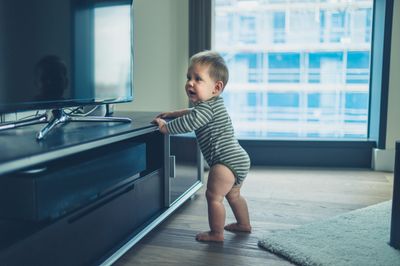 Toddler Falls: 5 Home Areas Where Toddlers Get Hurt Most (Are Yours Safe?)