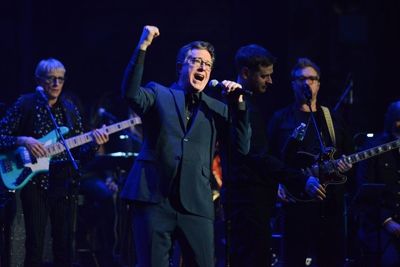 Elizabeth Warren Demands Paramount Explain Colbert's 'Late Show' Cancellation—'America Deserves To Know'