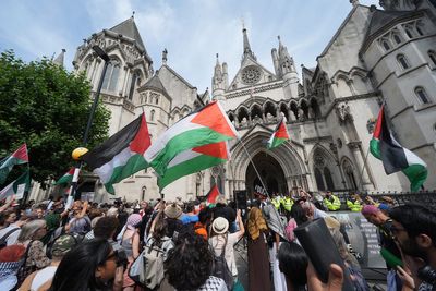 Met warns against supporting proscribed groups ahead of London protests