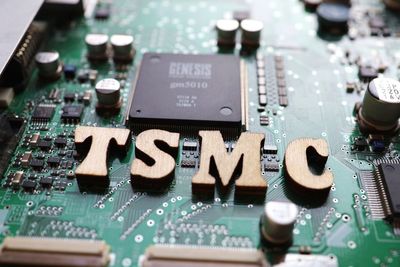 Taiwan Semiconductor CFO Warns Of Margin Pressure, Prudent $42 Billion CapEx Plan