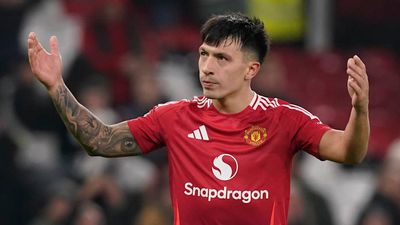 Report: Man Utd Offered Lisandro Martinez Injury Boost Ahead of U.S. Tour