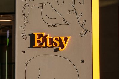'Throw Yourself In With Zealous Passion,' Says Etsy CEO Josh Silverman, Who Went From Theater Major To Running A $5.3 Billion Company