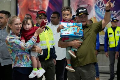 Venezuela releases jailed Americans in deal that also frees migrants deported to El Salvador by US