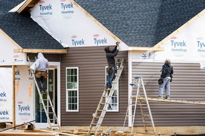 US Single-Family Homebuilding Falls To 11-Month Low