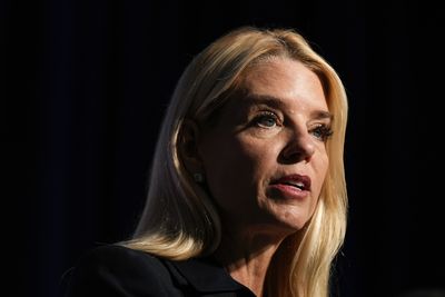 US attorney general paves way for more convicted criminals to own guns