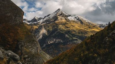 Rescuers scour the Pyrenees in search of missing American hiker who switched his phone to airplane mode before heading into the mountains