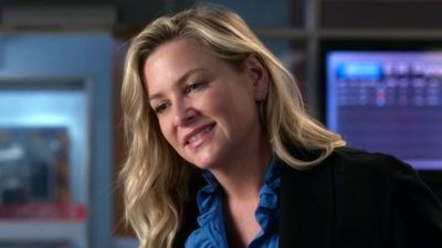 Grey’s Anatomy Actress Shares The Hilarious (And Actually Pretty Terrible) Fan Interaction She Had After Filming The Infamous Plane Crash Episode