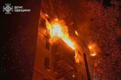 Russia pounds Ukraine with over 300 drones, killing 1 in Odesa