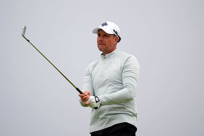 Henrik Stenson takes advantage of good conditions with strong start on day three