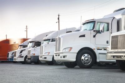 Is J.B. Hunt Stock a Sleeping Giant Heading Into 2026?