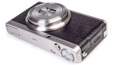 Caught off guard: Camera makers scramble to make compacts great again