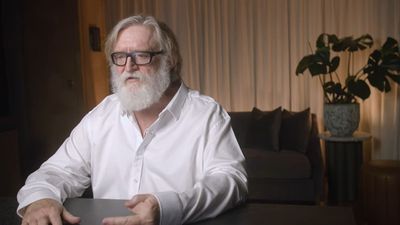 Valve boss and superyacht enthusiast Gabe Newell says pitching VCs is a "deeply distracted" way to make money: "If you're creating value for people, the capital will come your way"