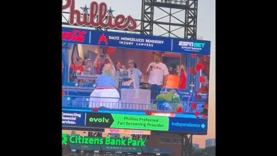 Phillie Phanatic’s Parody of Viral Coldplay Kiss Cam Moment Was Too Good