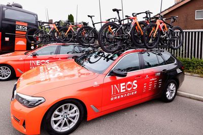 DS driving Ineos Grenadiers team car hits spectator at the Tour de France, fined 5,000 CHF and given yellow card warning