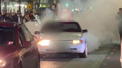 Police hunt for 'reckless' hoons after chaotic car meet