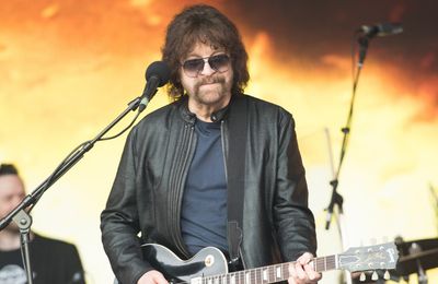 Jeff Lynne 'gutted' to cancel final shows