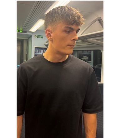 Police launch manhunt after victim punched on London train for ‘making noise’ after water poured on him
