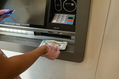 Some U.S. Banks Are Now Charging a “Cash Handling” Fee—Even at ATMs