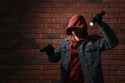 10 Things Criminals Look for When Choosing Their Next Victim