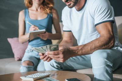 Parental Stress: 10 Financial Habits Keeping Parents Stressed