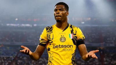 Denzel Dumfries: Inter Milan Chief Reacts to Barcelona, Man City Speculation