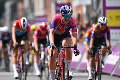 Zoe Bäckstedt wins third stage in three days at Baloise Ladies Tour