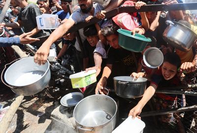 Israeli forces kill 115 Palestinians in Gaza as 19 people starve to death