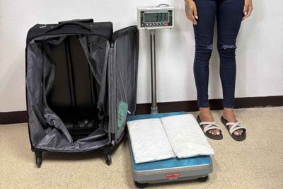 Brazilian couple caught smuggling 6.6kg of cocaine onto Koh Samui